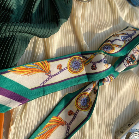 White and Green Cute Collar Scarve
