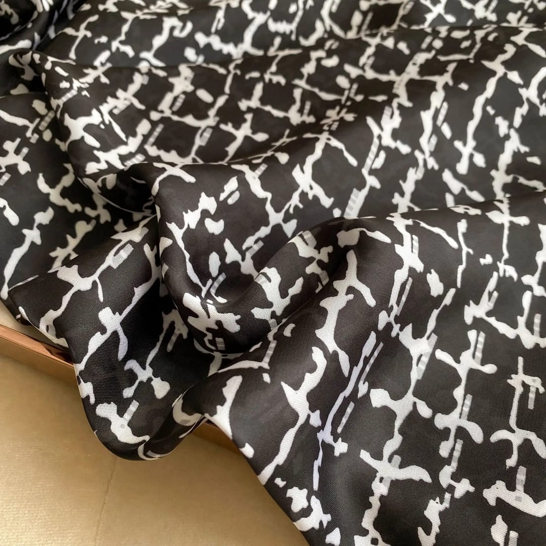 Elegant Black & White Geometric Pattern Scarf